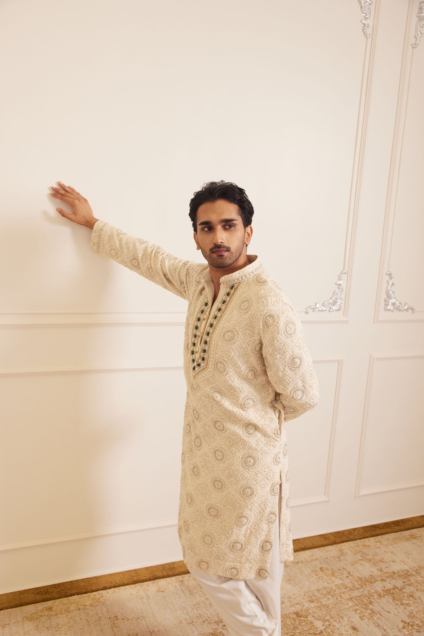 Hand-Embroidered Chikankari Kurta With Emerald Accents