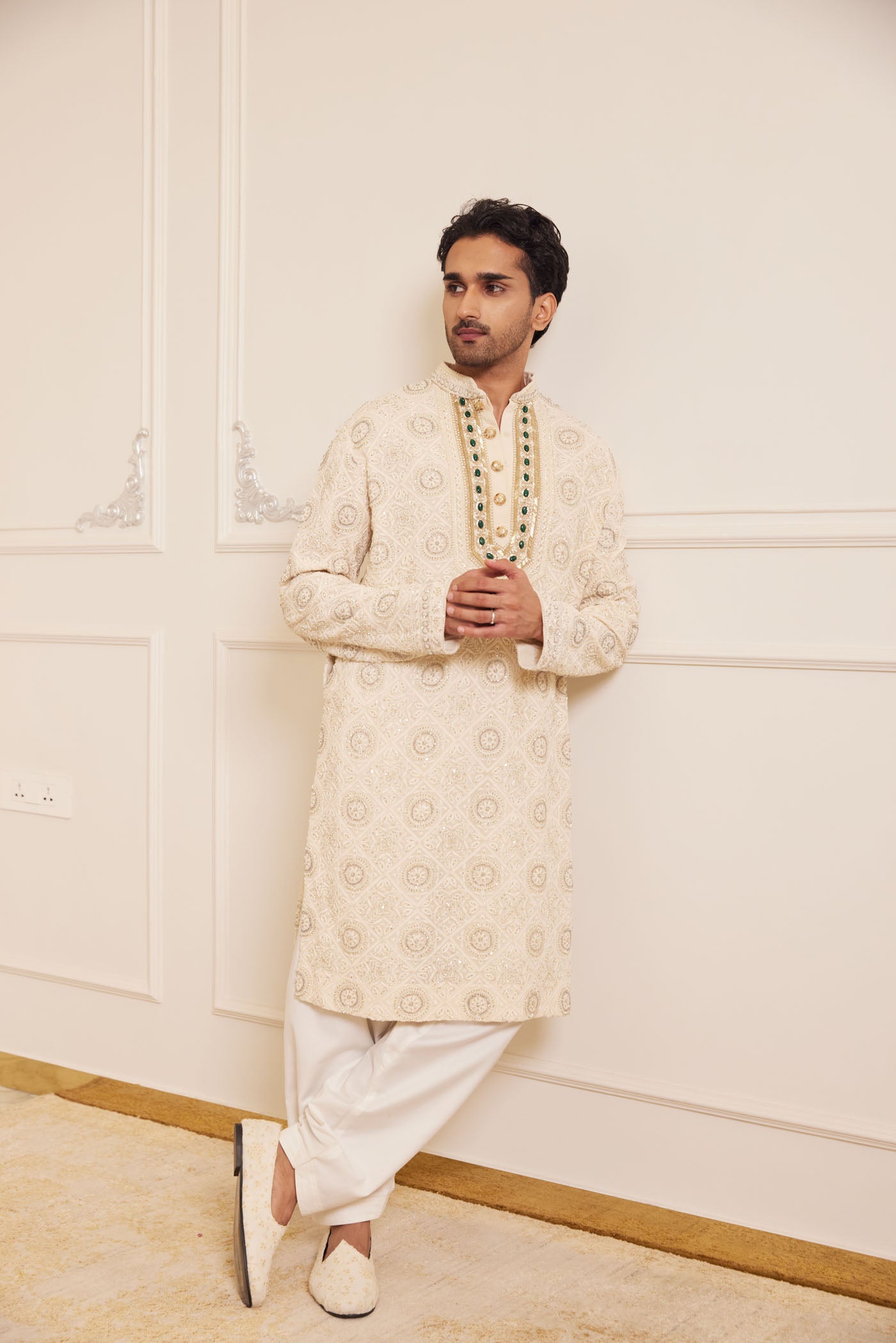 Hand-Embroidered Chikankari Kurta With Emerald Accents