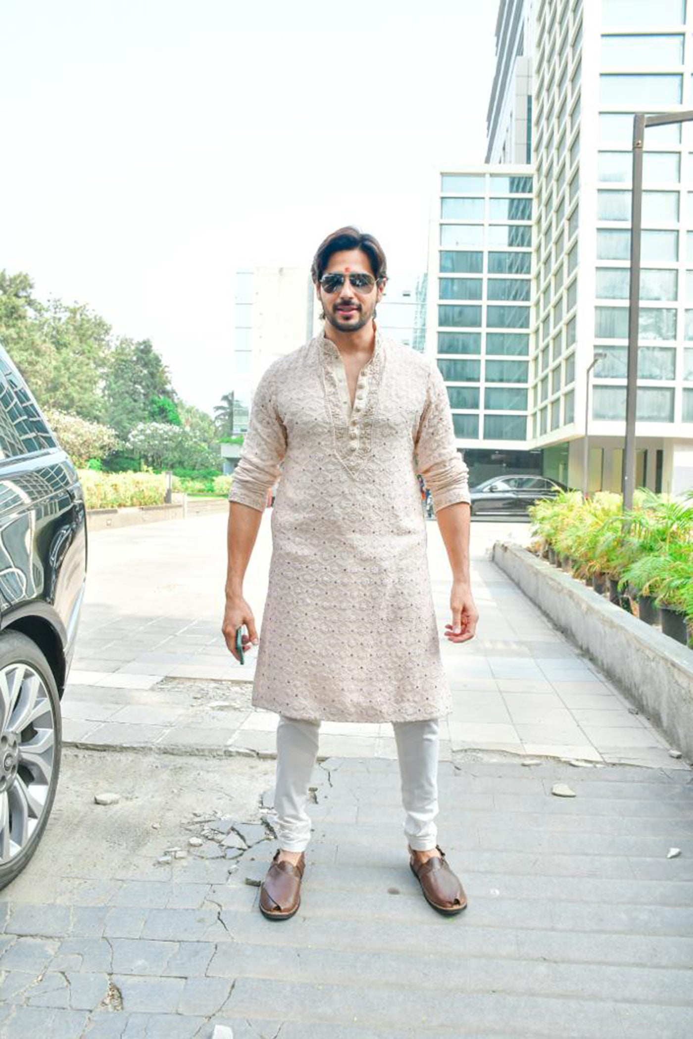 Ivory Chikan Embroidered Kurta Set