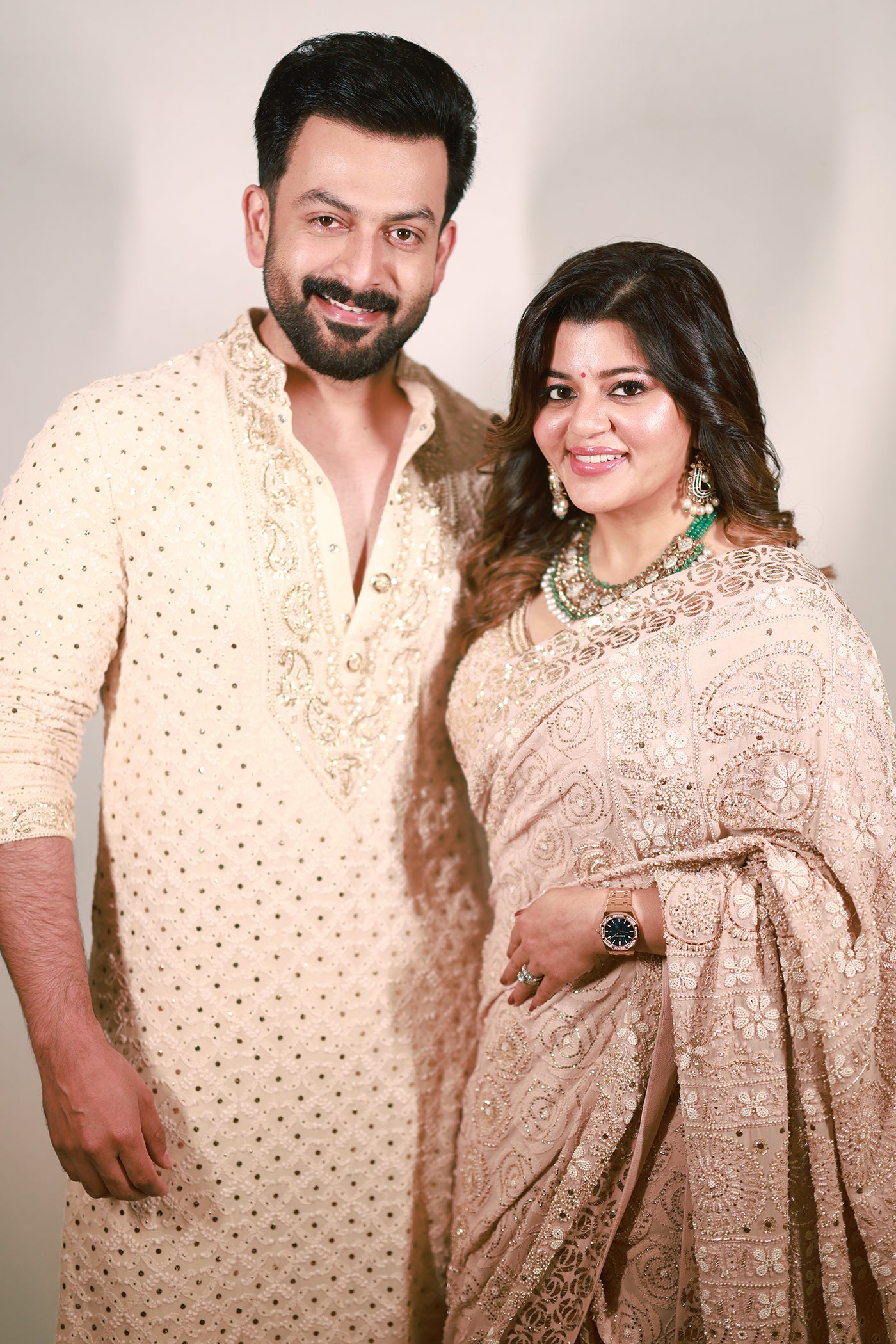 IVORY PINK OMBRE GEORGETTE CHIKANKARI SAREE SET