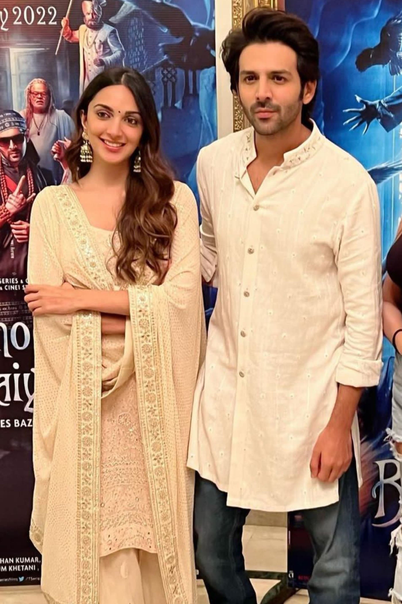 Ivory Crushed Lehenga Set With Leheriya Dupatta