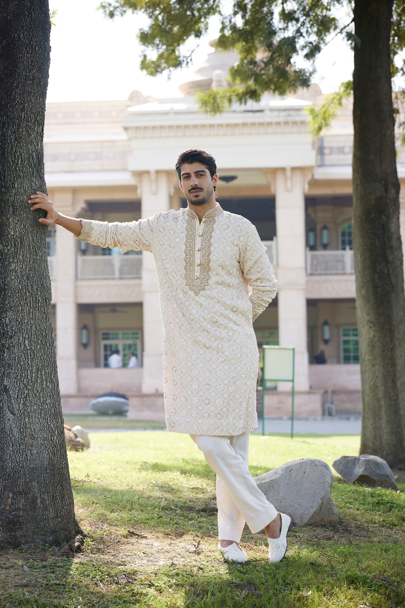 Ivory Embroidered chikankari Kurta Set
