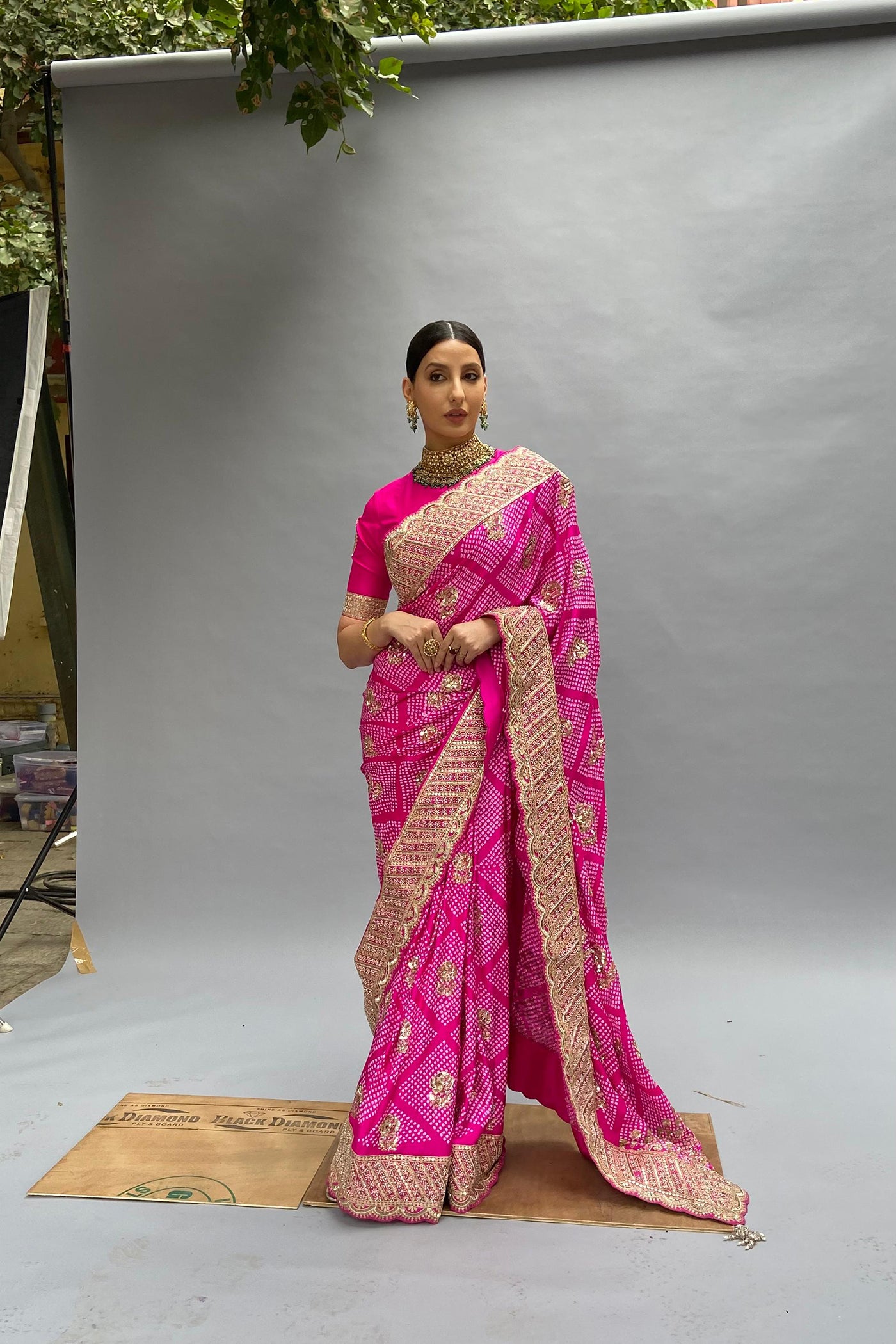 FUSCHIA PINK GAJJI SILK BANDHANI SAREE SET
