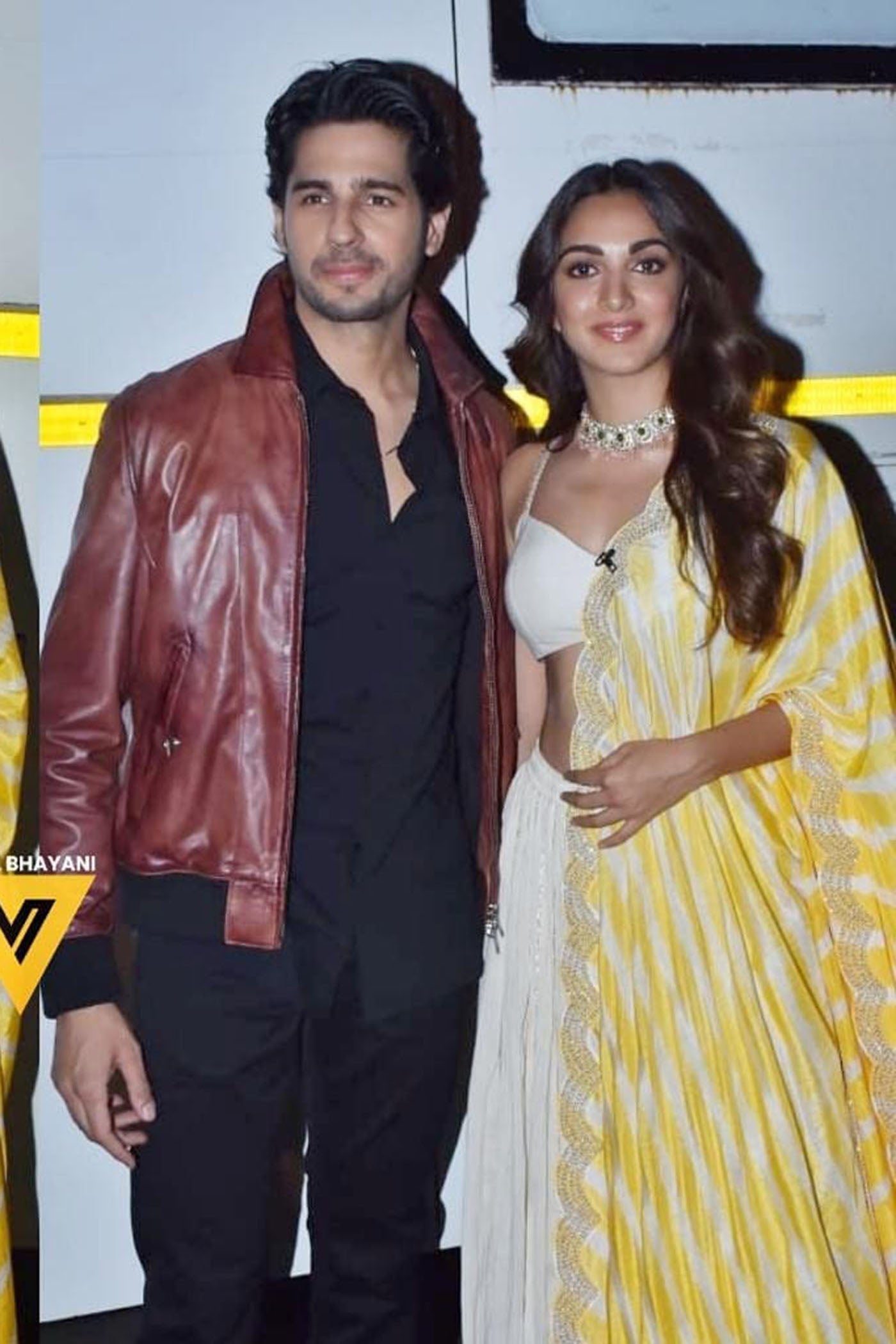 Ivory Crushed Lehenga Set With Leheriya Dupatta