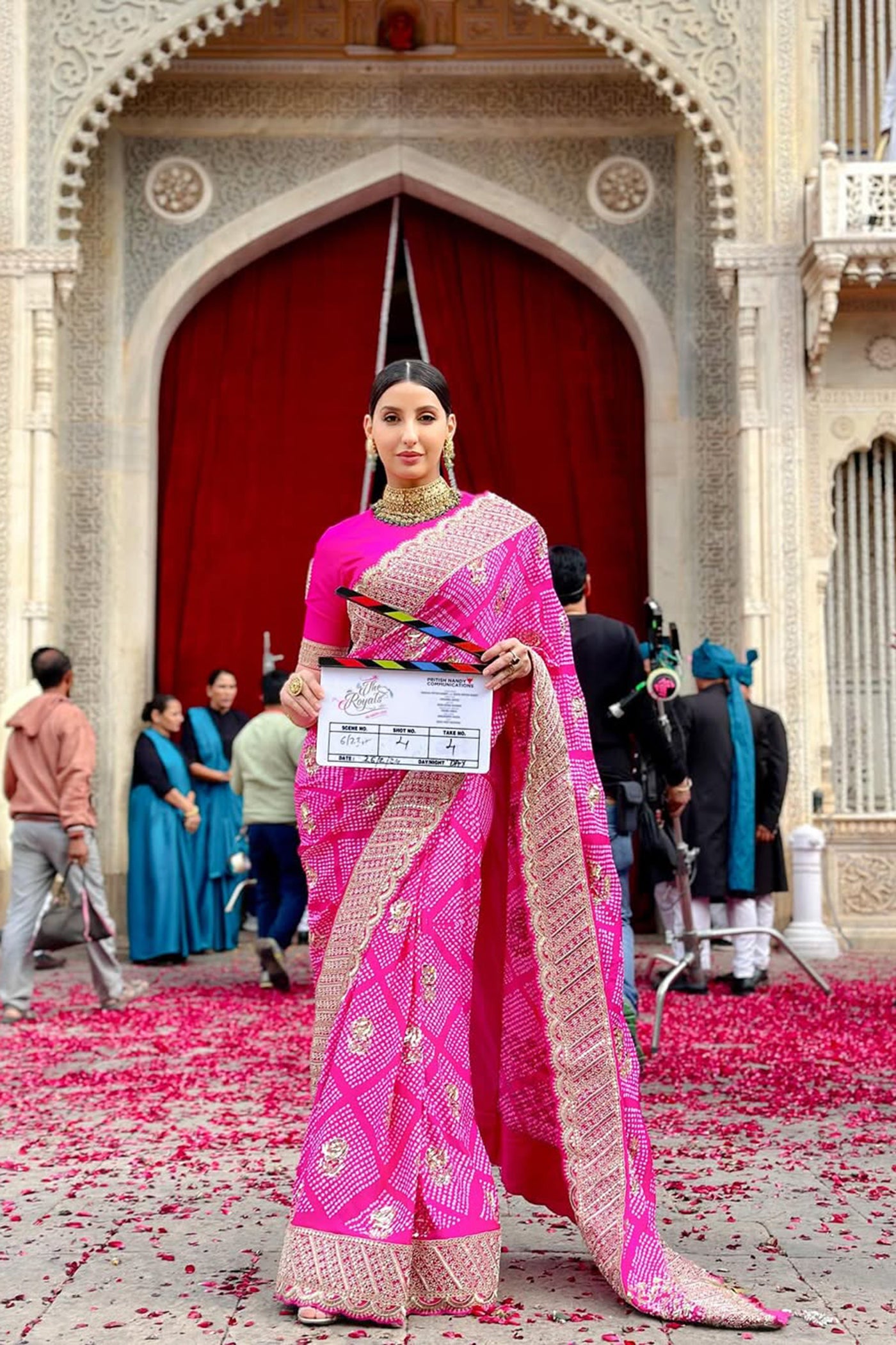 FUSCHIA PINK GAJJI SILK BANDHANI SAREE SET