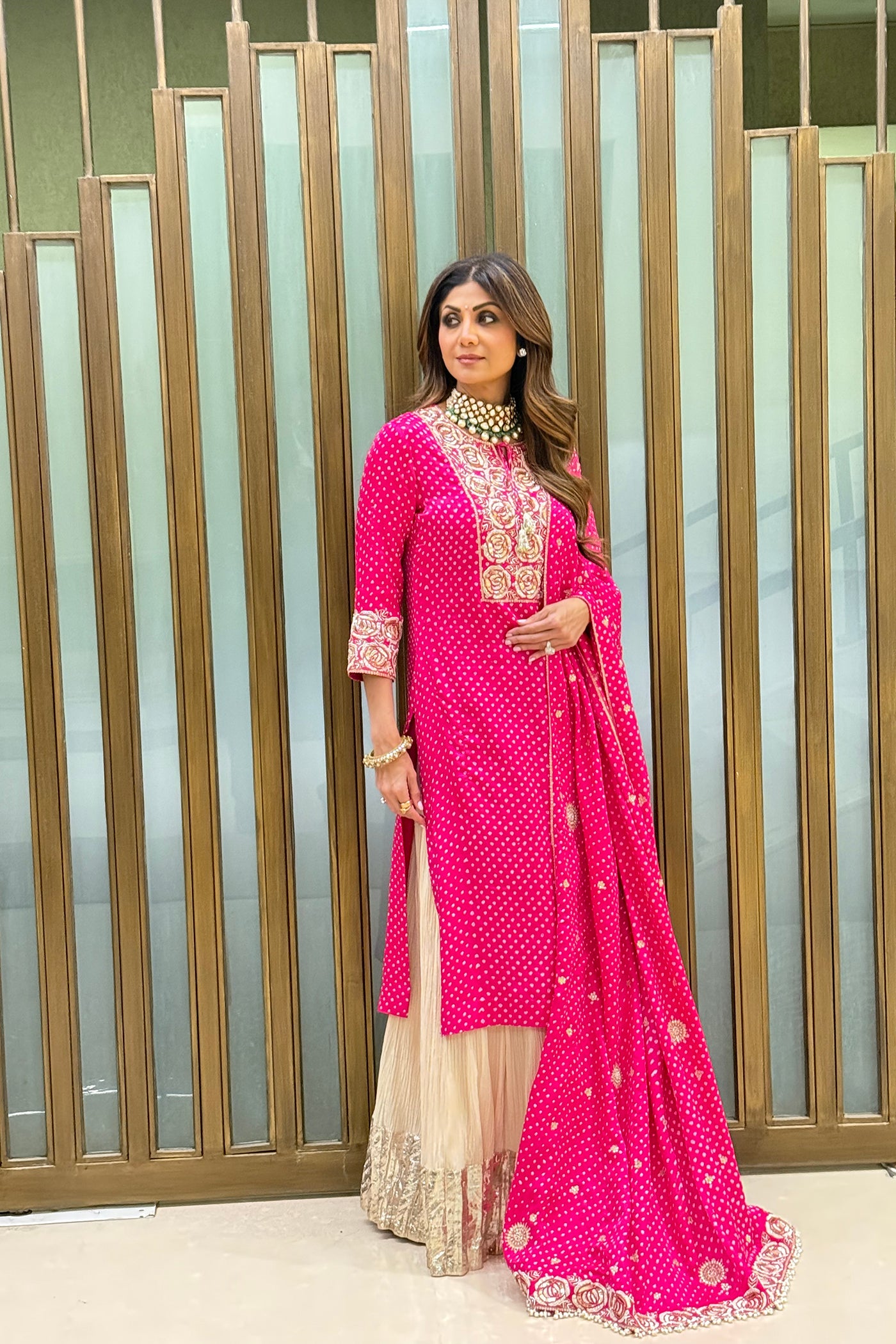 PINK BANDHANI GAJJI SILK ROSE WORK HEAVY YOKE KURTA SET