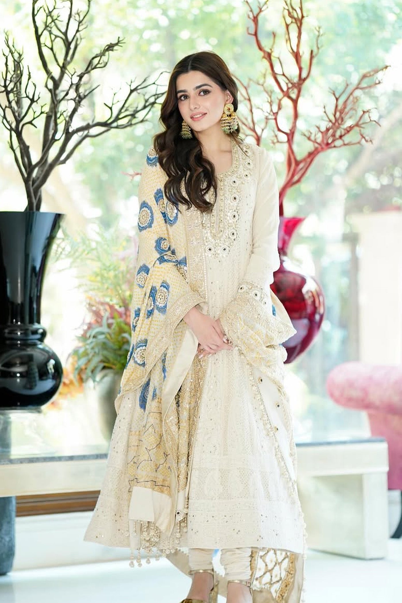 MAHIMA CHAWLA IN IVORY CHIKANKARI ANARKALI WITH BLUE CIRCLE BANDHANI DUPATTA