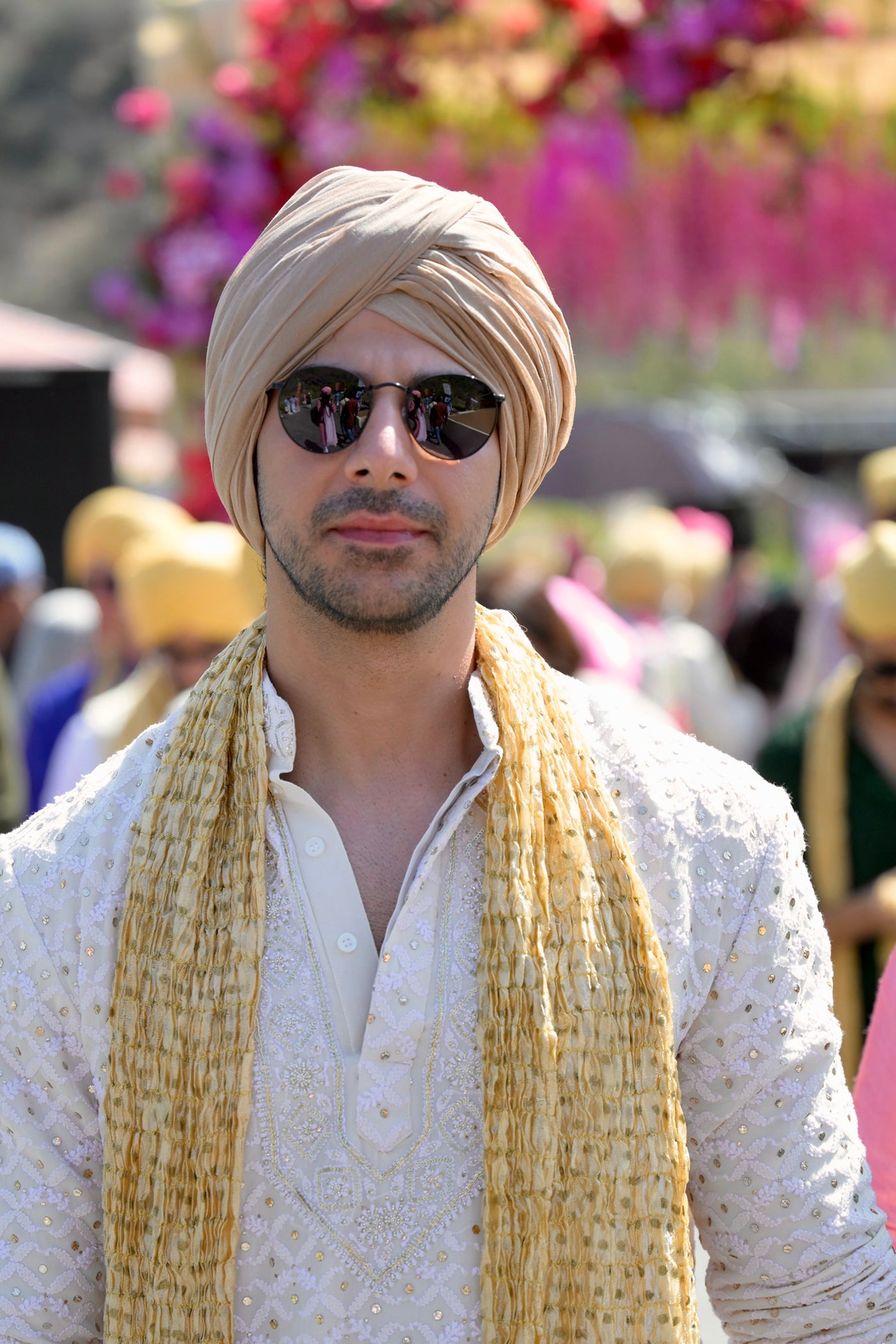 Ivory Embroidered chikankari Kurta Set with Stole