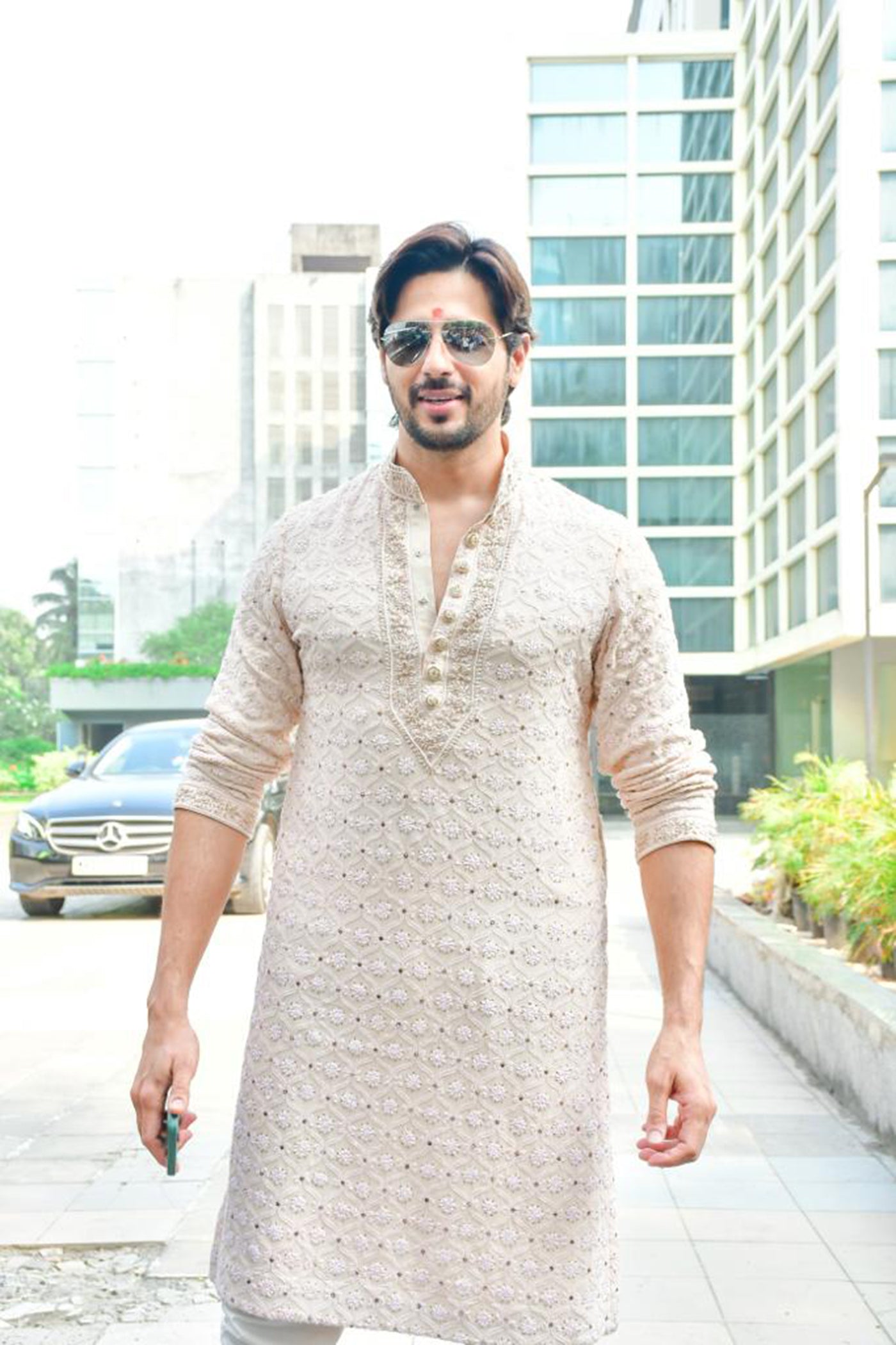 Ivory Chikan Embroidered Kurta Set