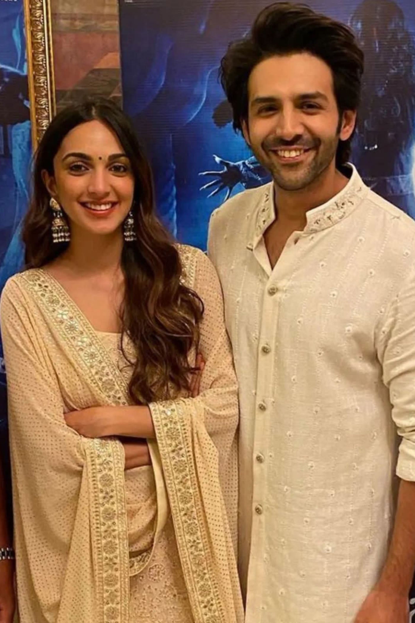 Ivory Crushed Lehenga Set With Leheriya Dupatta