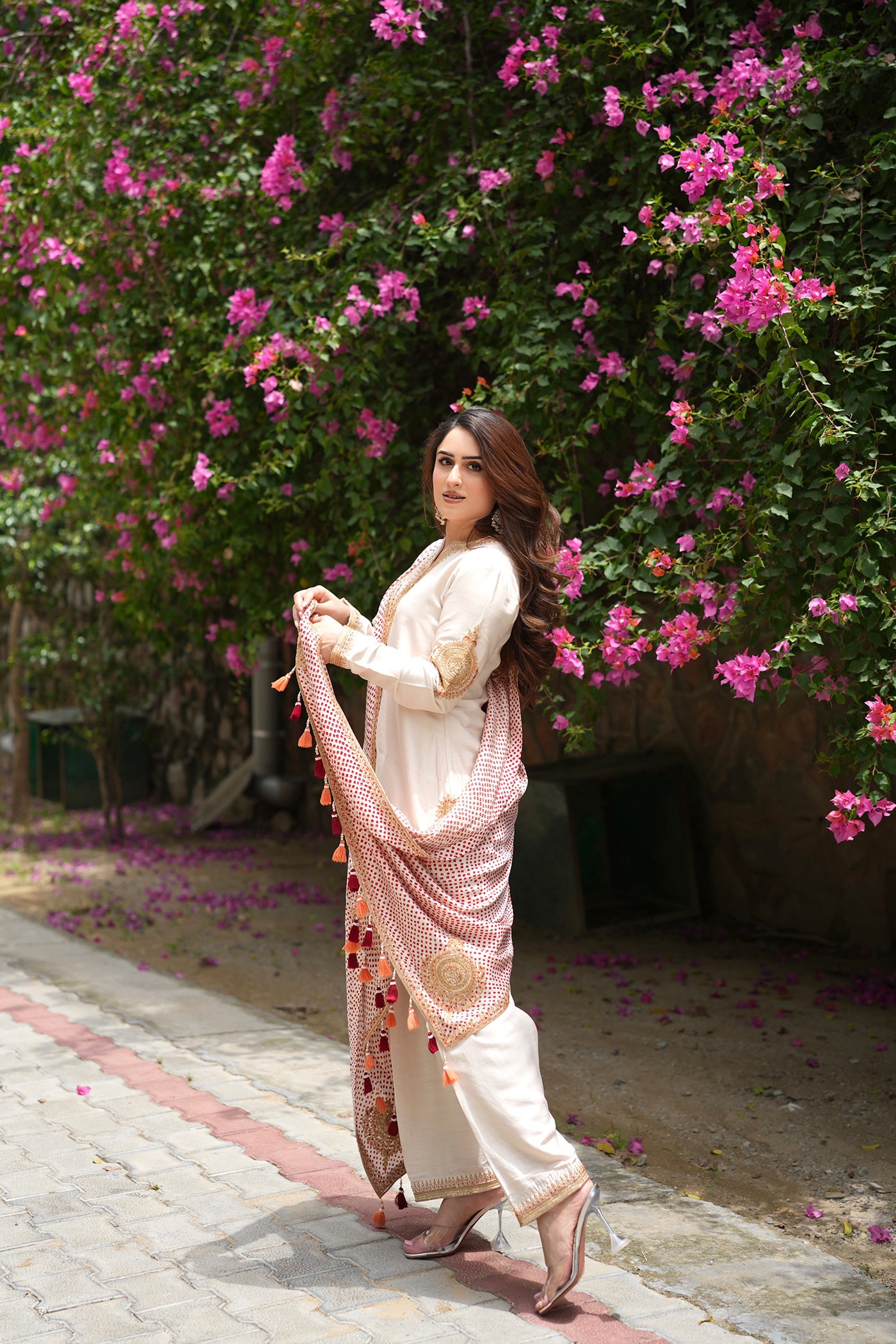 NIKITA VASDEV IN Ivory  Kurta Set