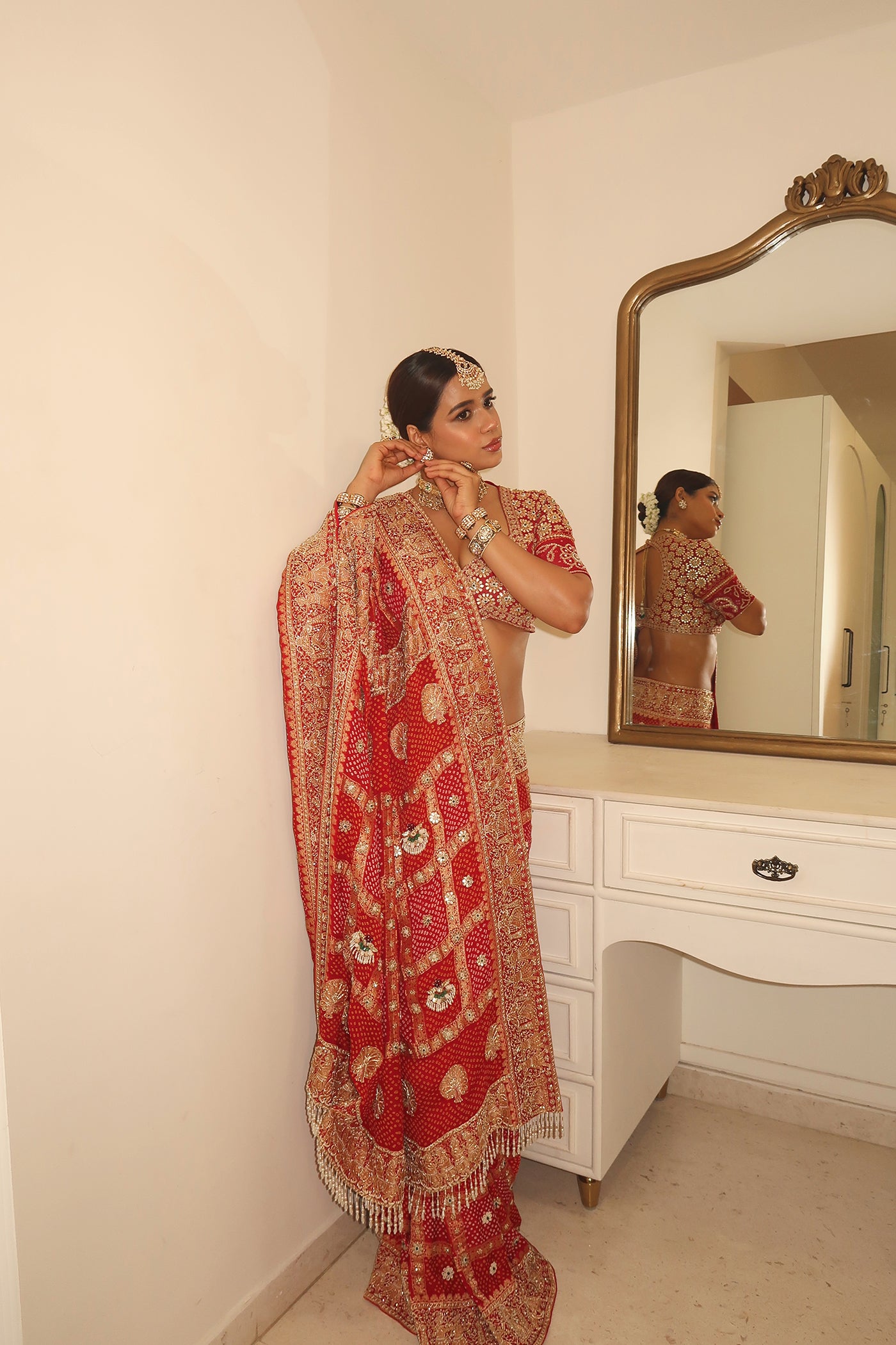 RIYA BHANSALI IN RED GHARCHOLA SAREE SET
