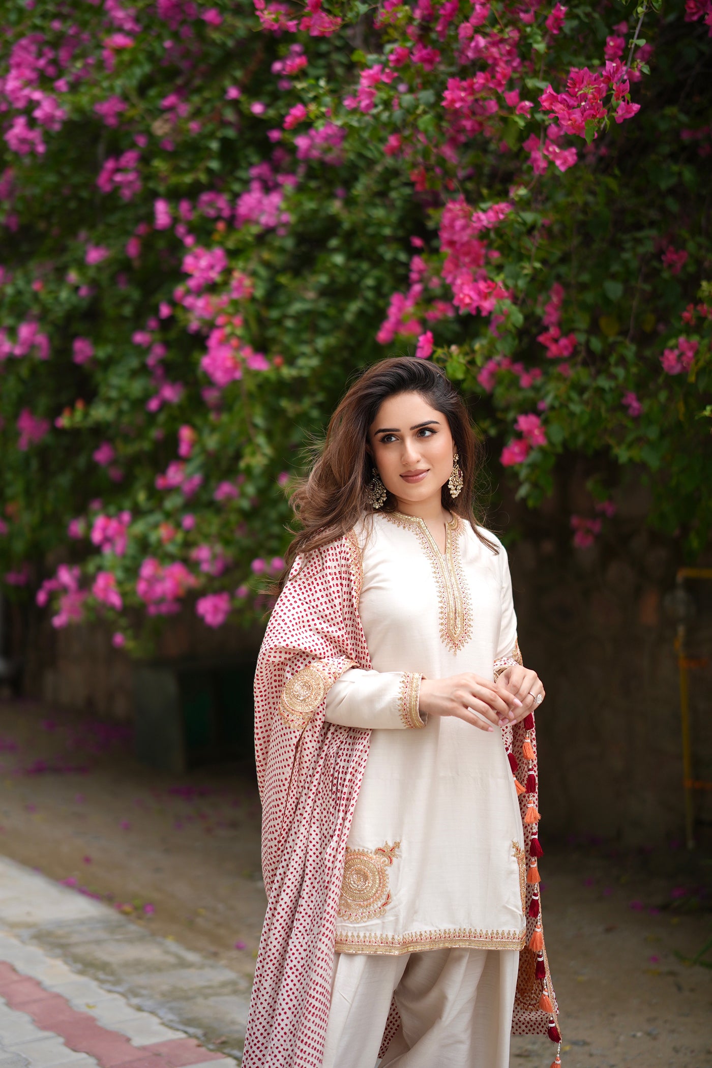NIKITA VASDEV IN Ivory  Kurta Set