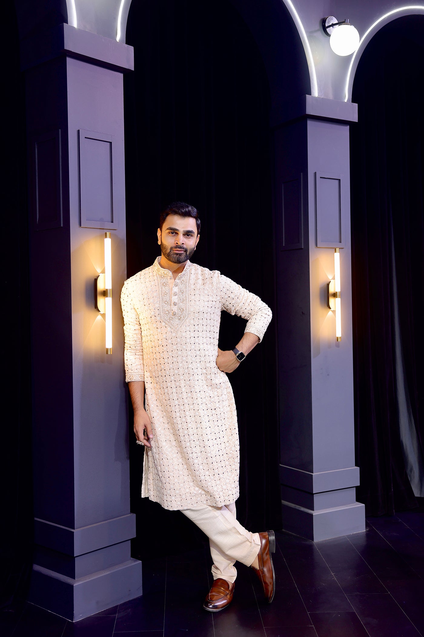 ivory Chikan Embroidered Kurta Set