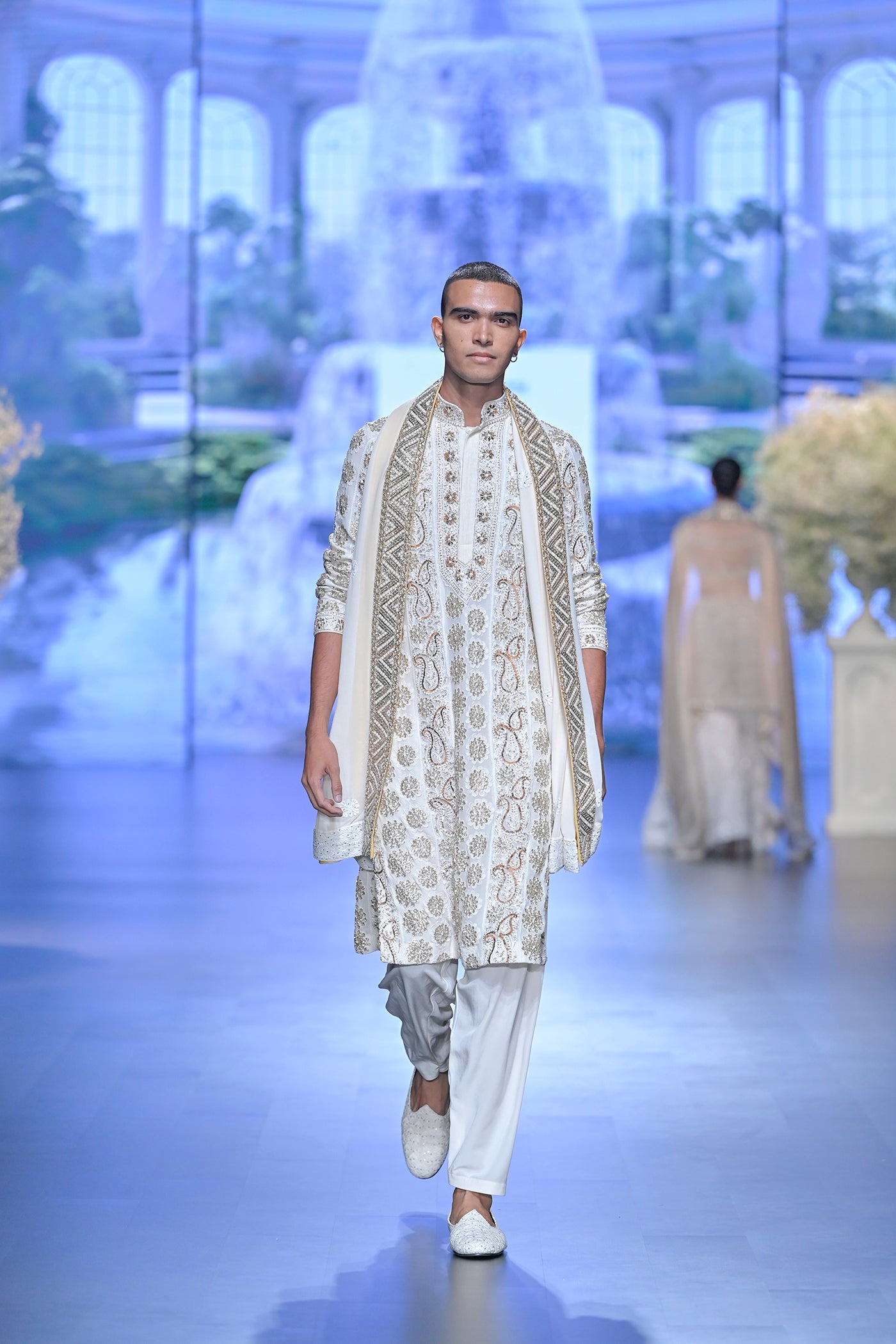 Ivory Embellished Kurta Set with Stole